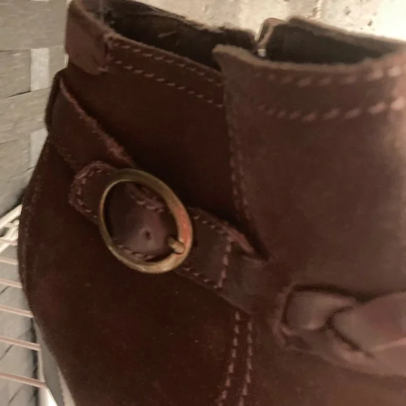 Clarks Suede Boots 8.5M - Picture 2 of 4
